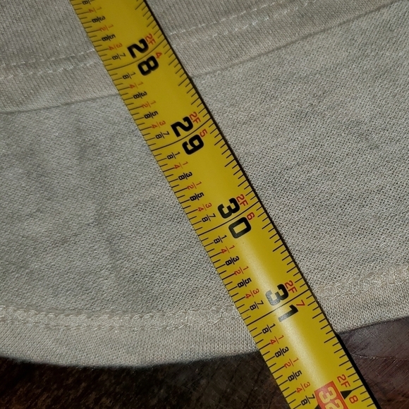 Rounded Bottom Long Sleeve Oatmeal Colored Top with Split Sides Large - Picture 8 of 10